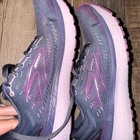 Brooks Glycerin Running Shoes - Picture 2 of 3